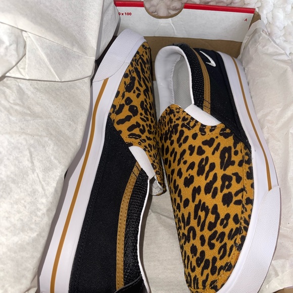 Nike Womens Size 8.5 Court Legacy Slip On Leopard Sneakers DJ5938-001 - Picture 5 of 8
